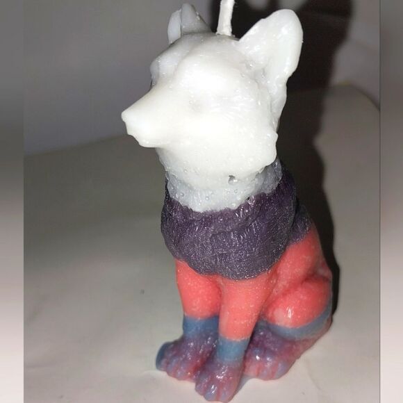 Hand crafted limited edition wolf cub candle - Picture 3 of 5